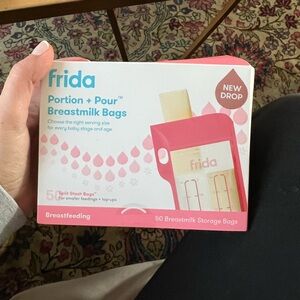 Frida Mom Breastmilk Storage Bags, 50ct Splitstash Freeze & Thaw Milk Bags